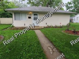 featured image of 7813 White Oak Ln