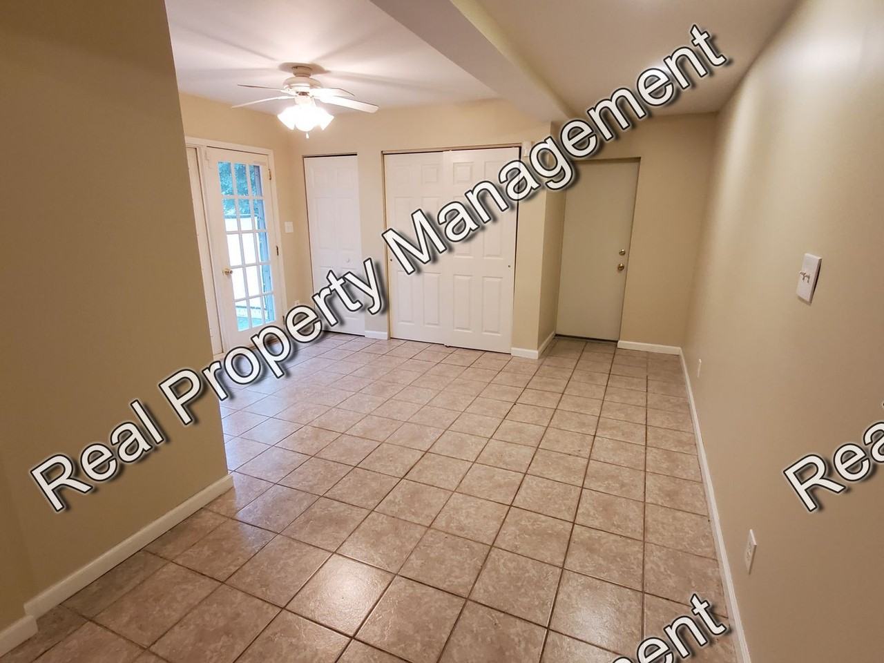 7813 White Oak Ln - Photo 4 of 15