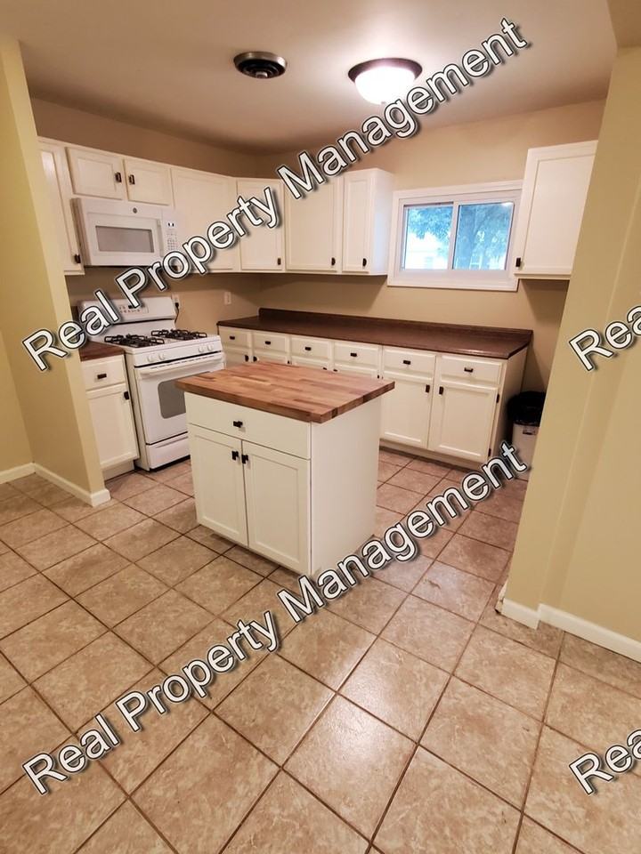 7813 White Oak Ln - Photo 5 of 15