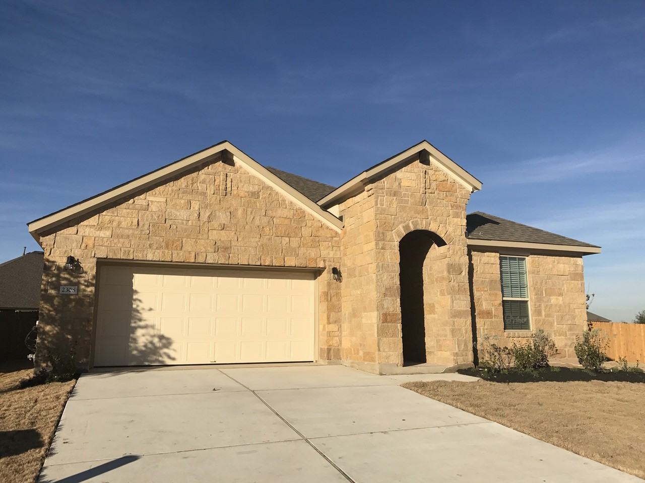 2308 Lyla Ln - Photo 2 of 25