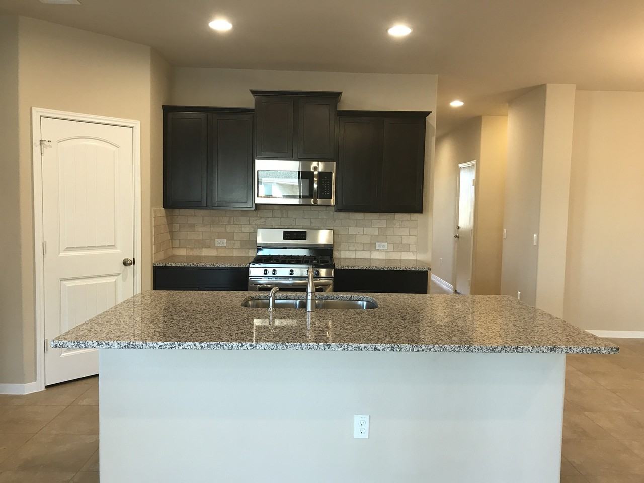 2308 Lyla Ln - Photo 3 of 25