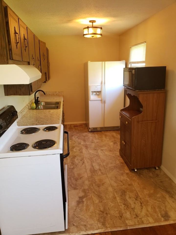 111 Edgewood Dr - Photo 3 of 8