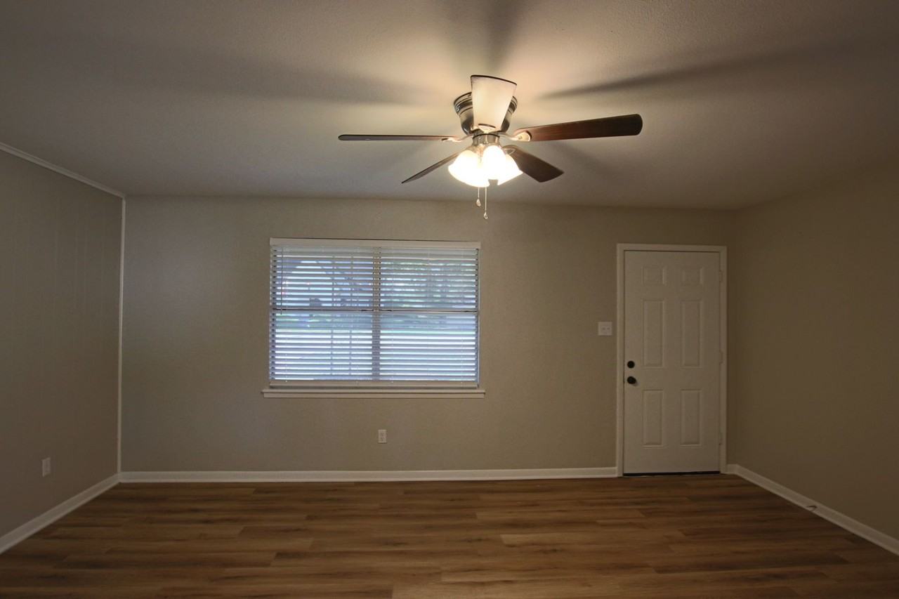 1316 S Donnybrook Ave - Photo 3 of 19