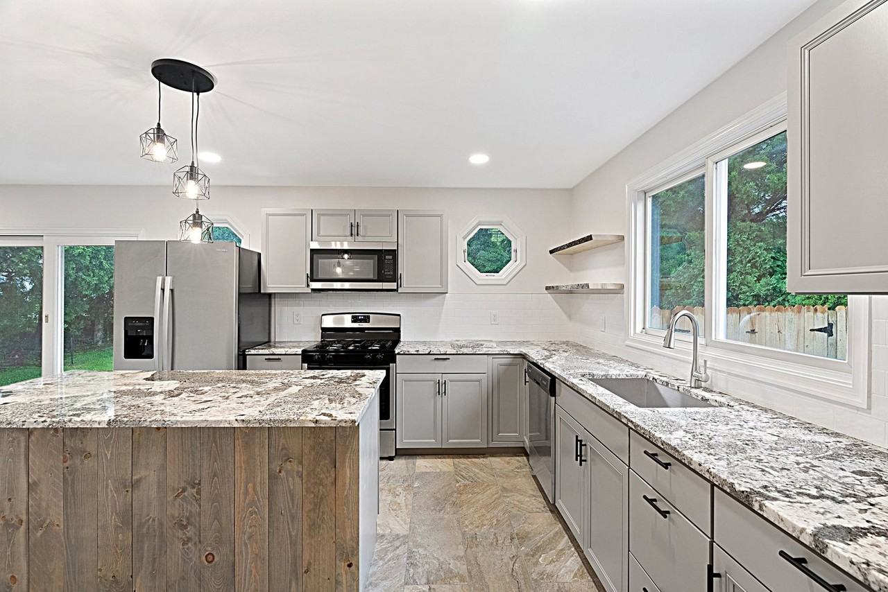 409 Maiden Ln - Photo 4 of 33