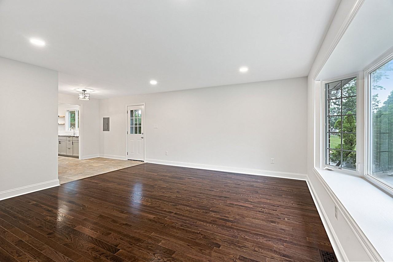 409 Maiden Ln - Photo 7 of 33