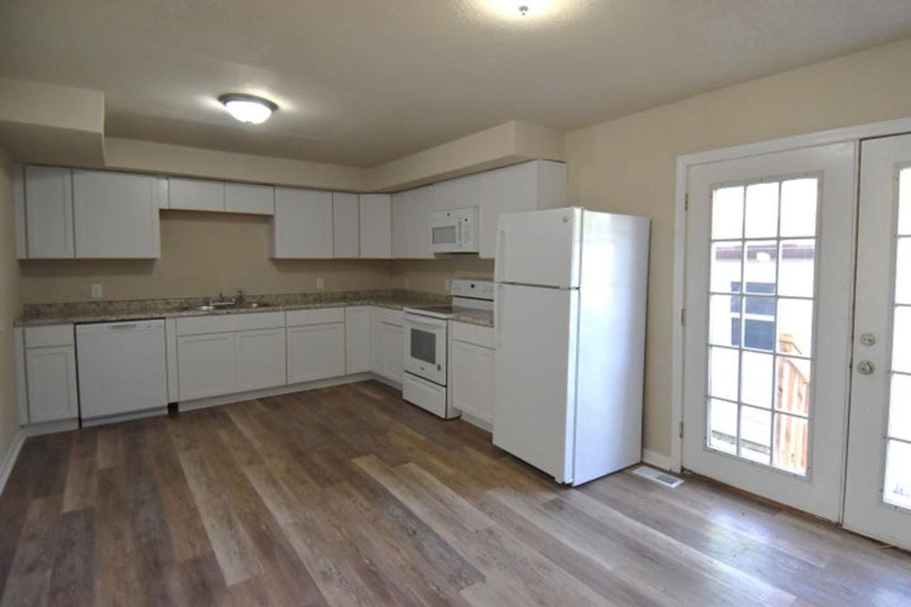 504 Cedar St - Photo 3 of 18