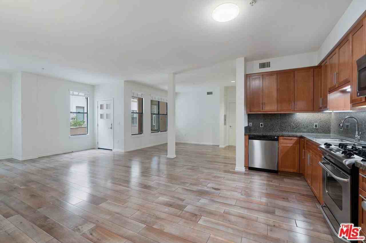 128 Orange Ct - Photo 7 of 34