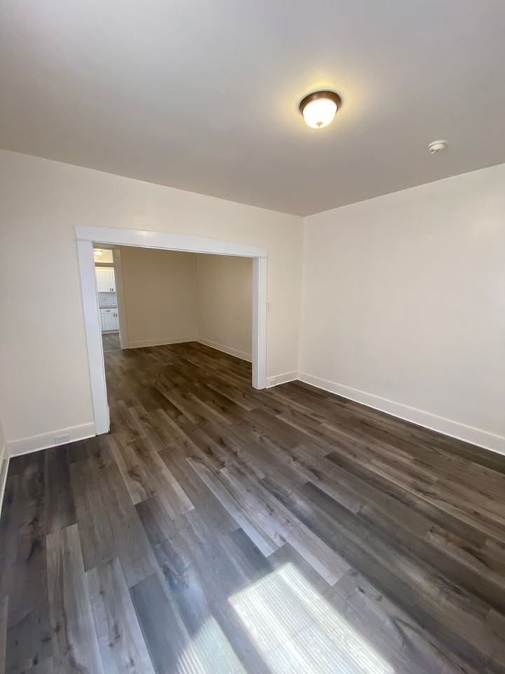 721 721 - 723 Manor St - Photo 3 of 20