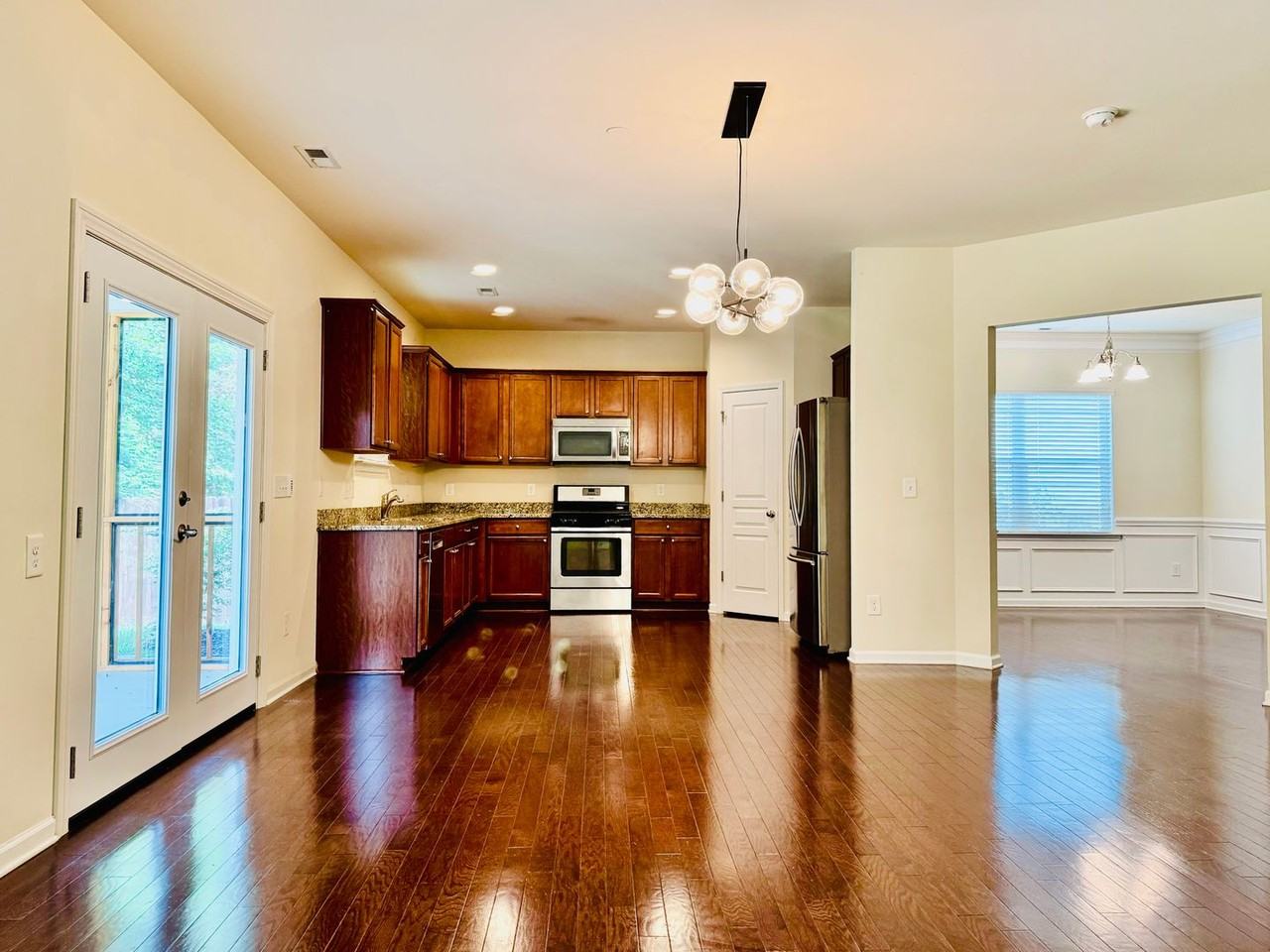 640 Collington Dr - Photo 4 of 19