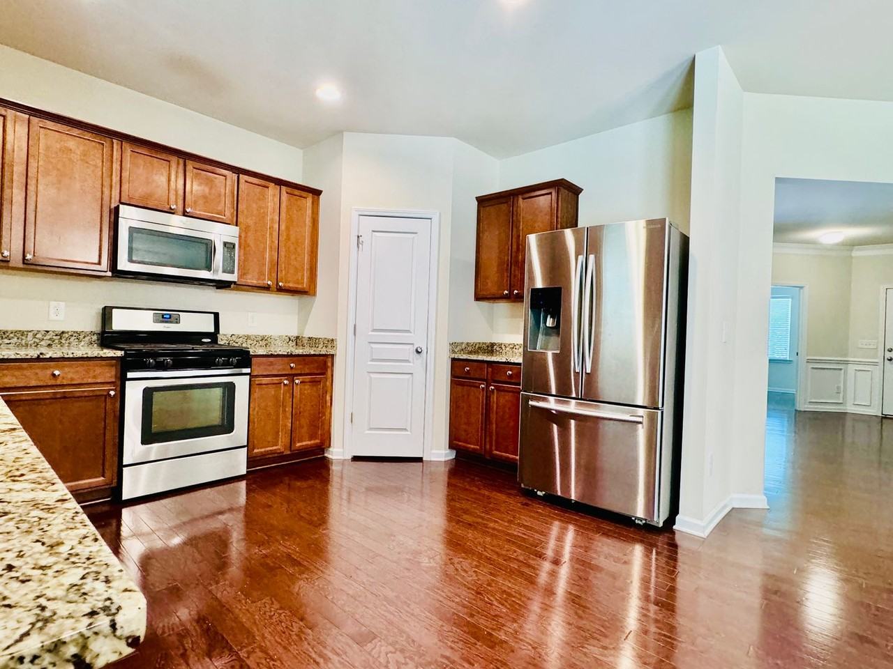 640 Collington Dr - Photo 6 of 19