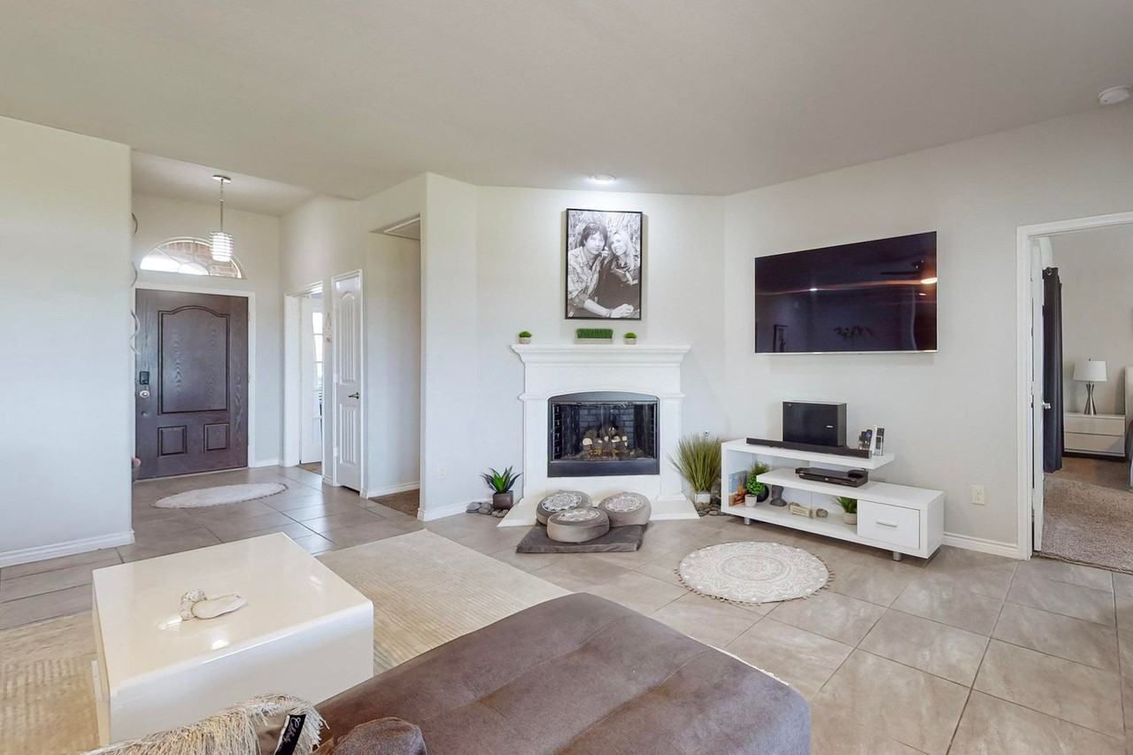 997 Shady Lane Dr - Photo 7 of 45