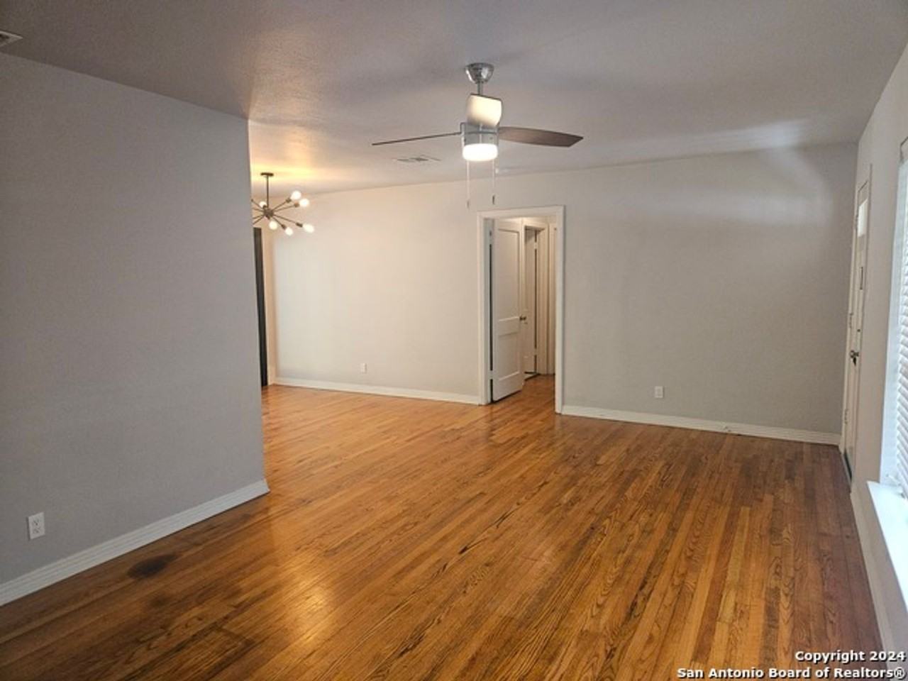 131 Bethany Pl - Photo 4 of 15