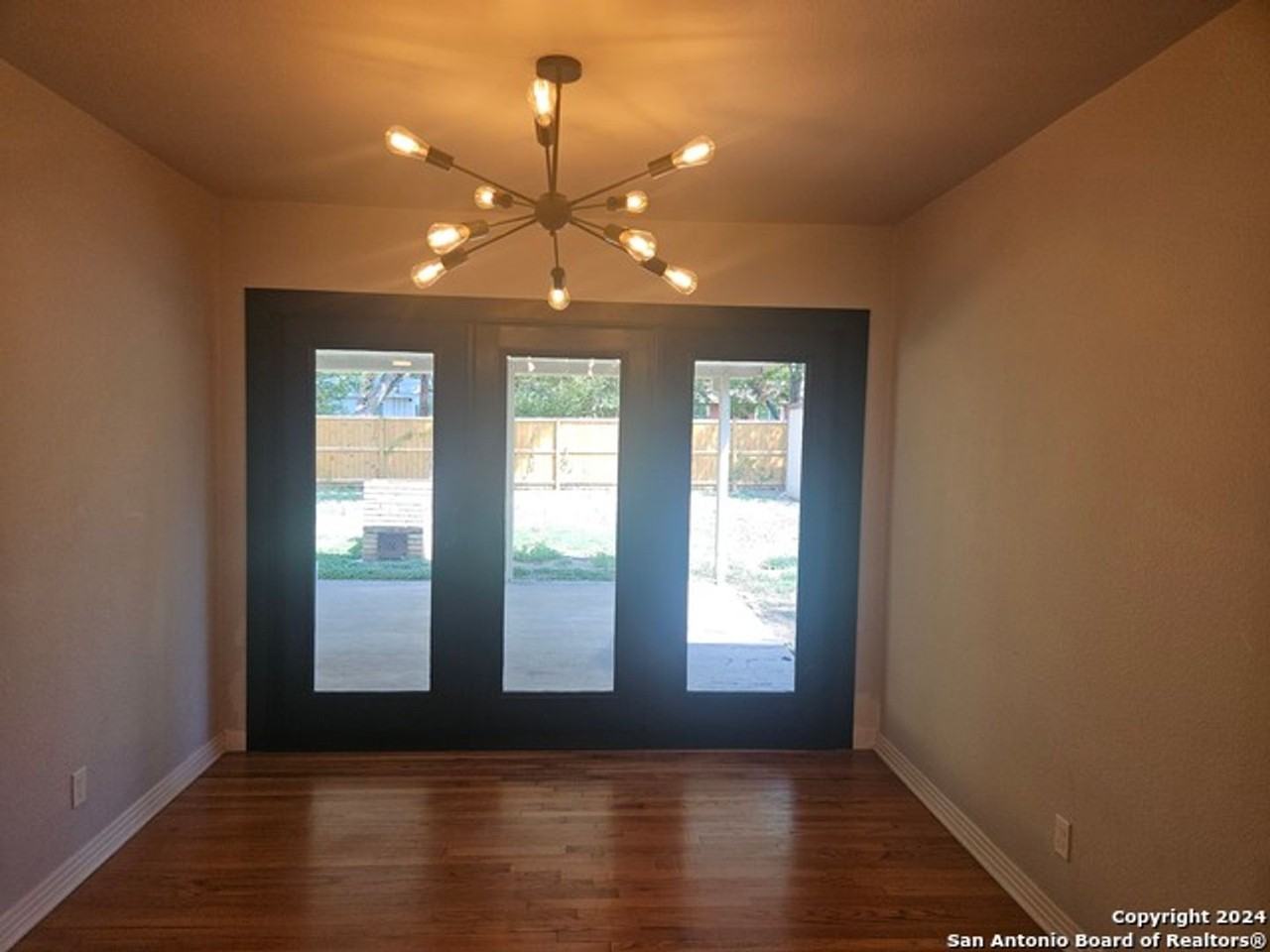 131 Bethany Pl - Photo 5 of 15