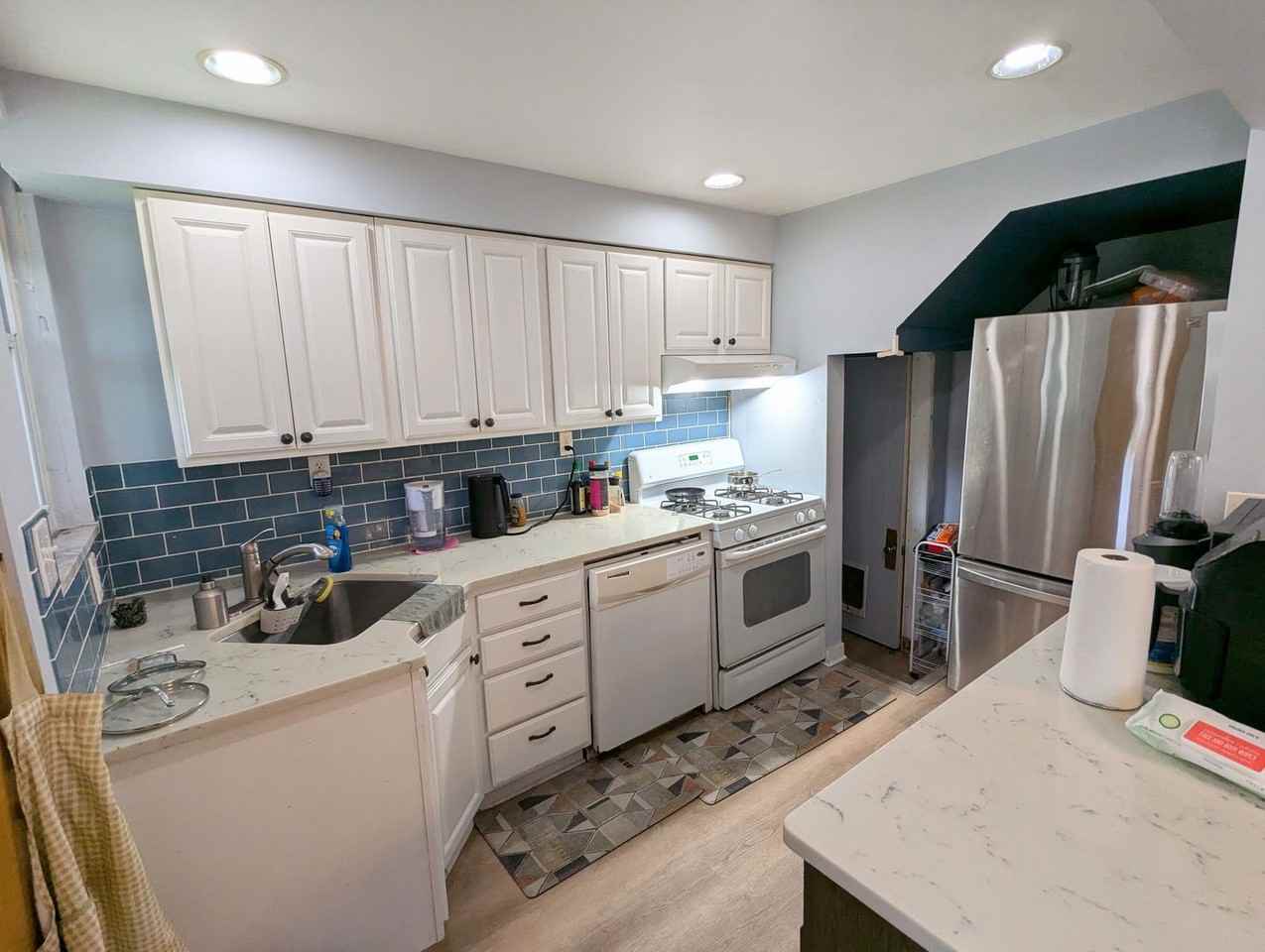 6330 Crombie St - Photo 5 of 19
