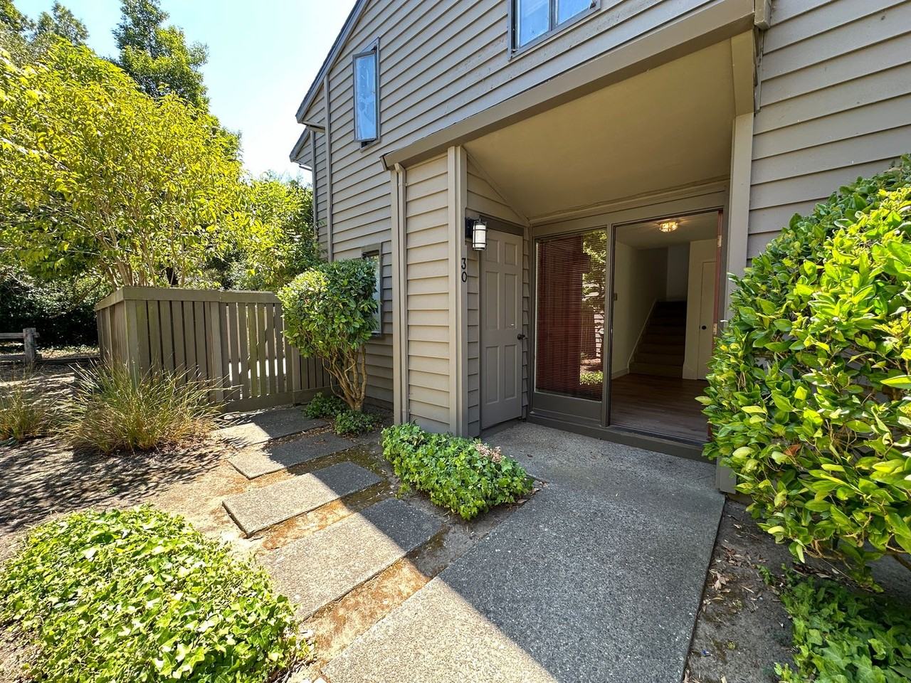 30 Willow Ln - Photo 2 of 32