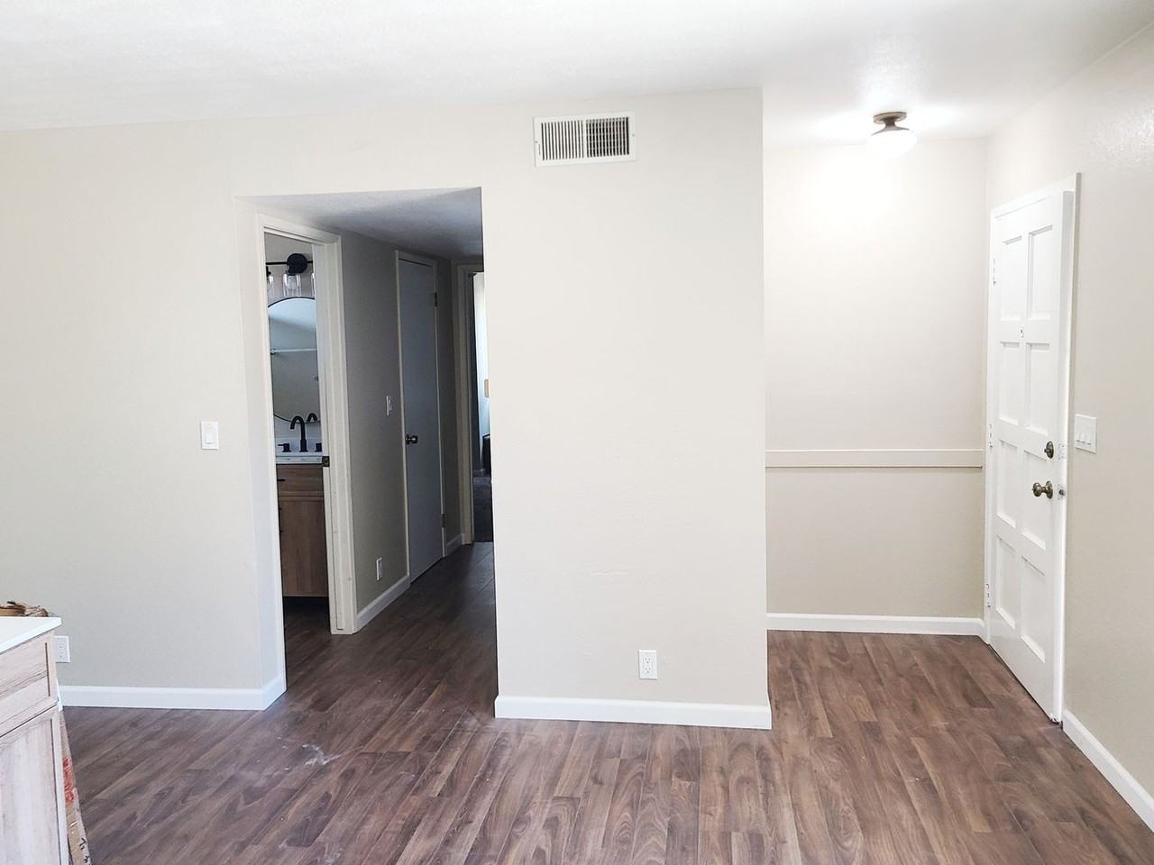 3966 - Photo 3 of 11