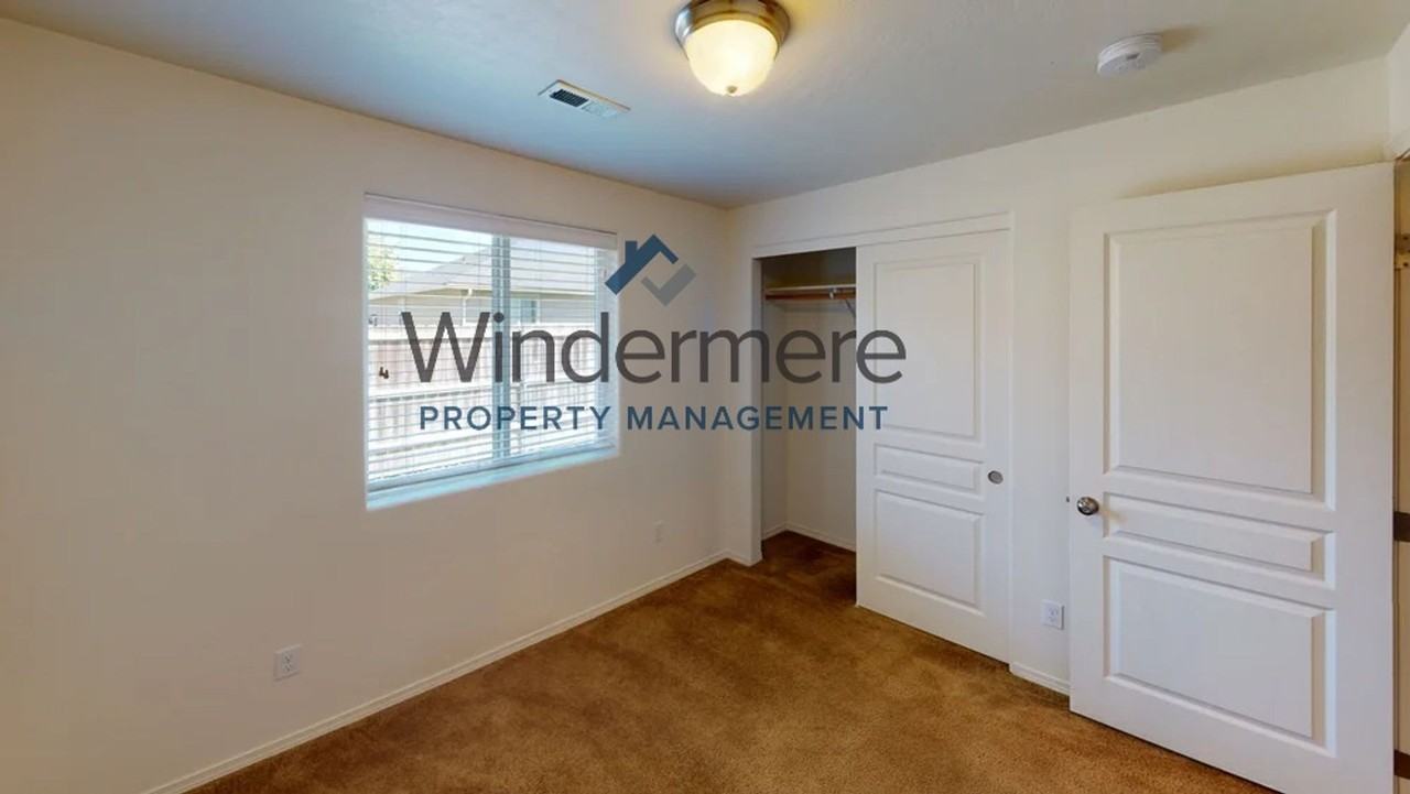 1905 S Bernard St - Photo 6 of 14