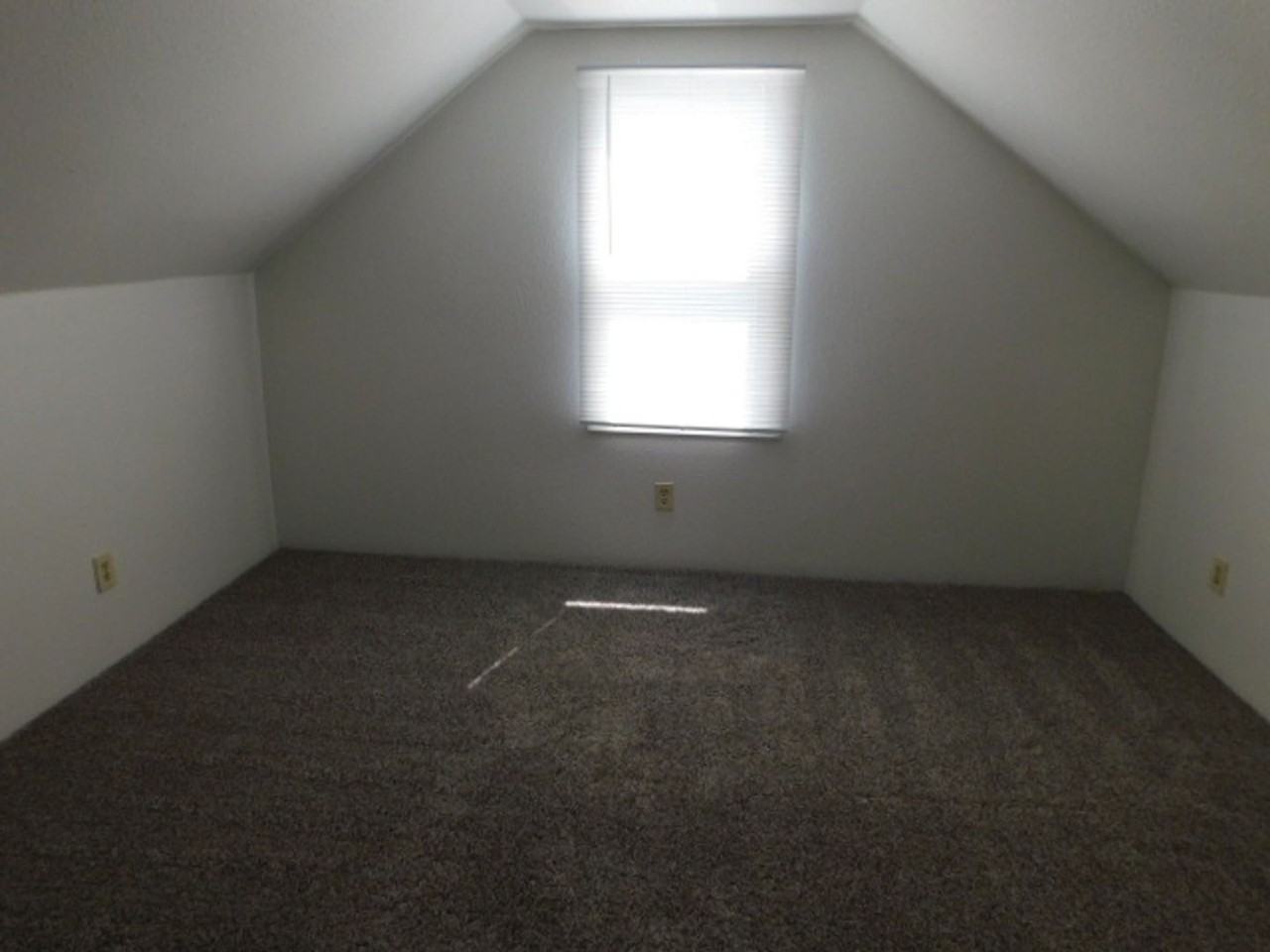 1385 18th St Ne - Photo 7 of 10