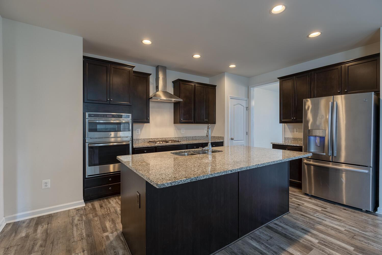 336 Boxelder Dr - Photo 3 of 38