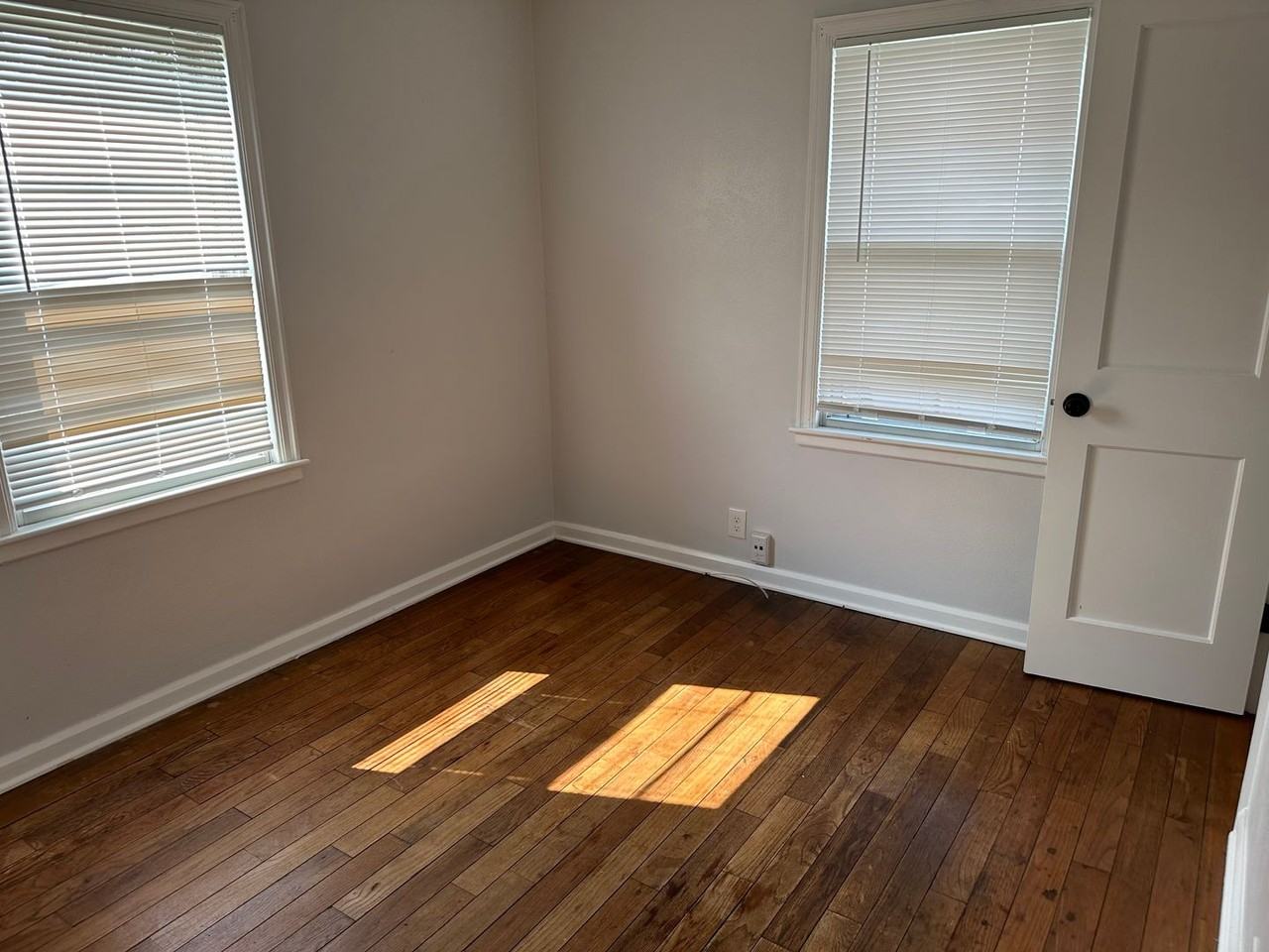 1117 Rode Ave - Photo 2 of 7