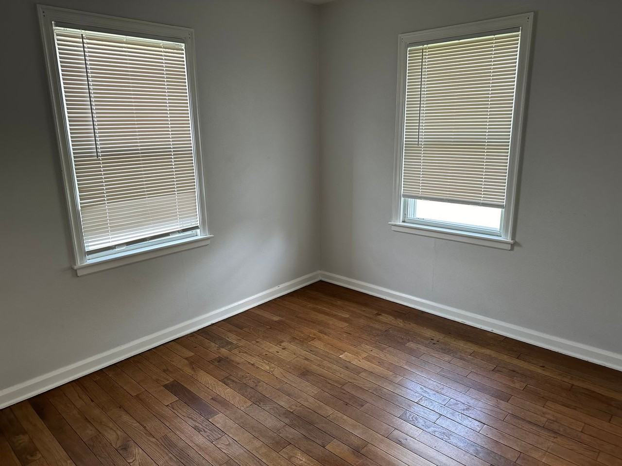 1117 Rode Ave - Photo 4 of 7