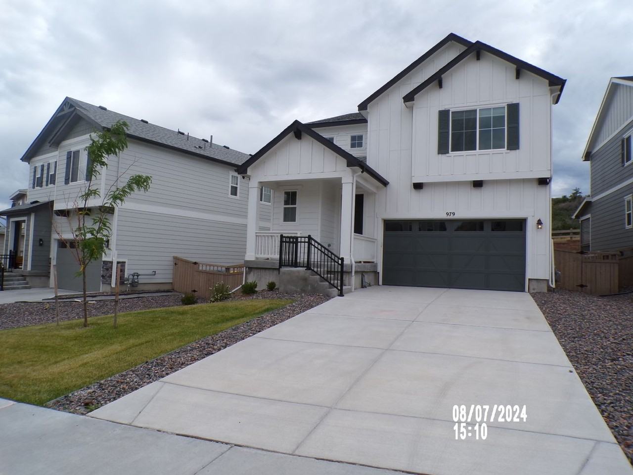 979 Oleander St - Photo 2 of 35