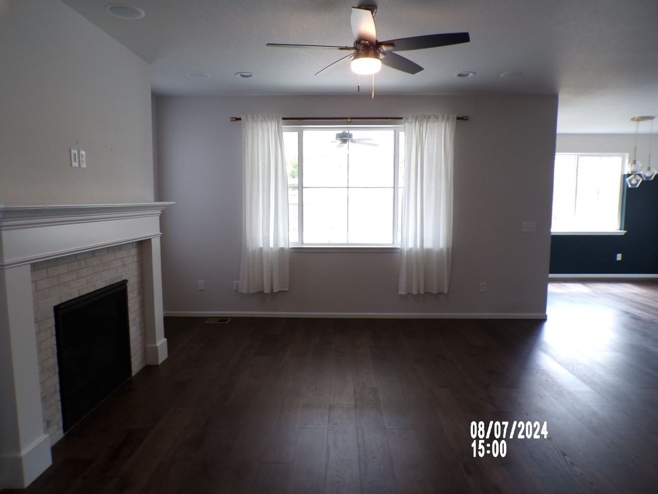 979 Oleander St - Photo 5 of 35