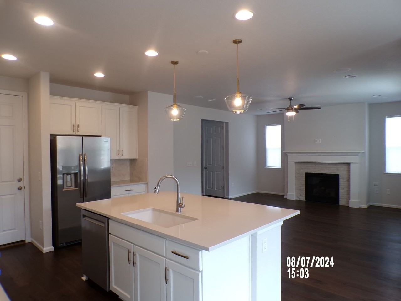 979 Oleander St - Photo 3 of 35