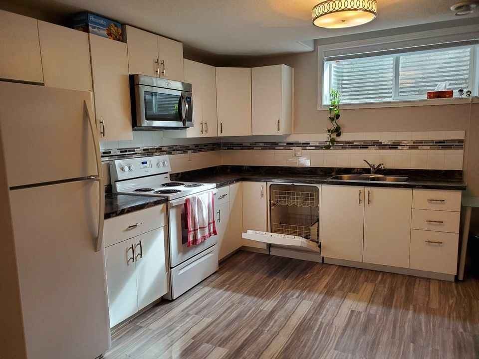 11503 78 Avenue Northwest - Photo 2 of 15