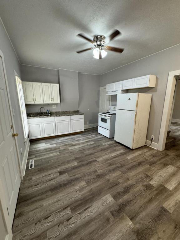 197 W Locust St - Photo 2 of 10