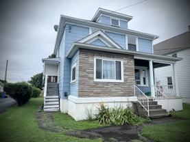 211 Oak St #2 - Photo 1 of 1