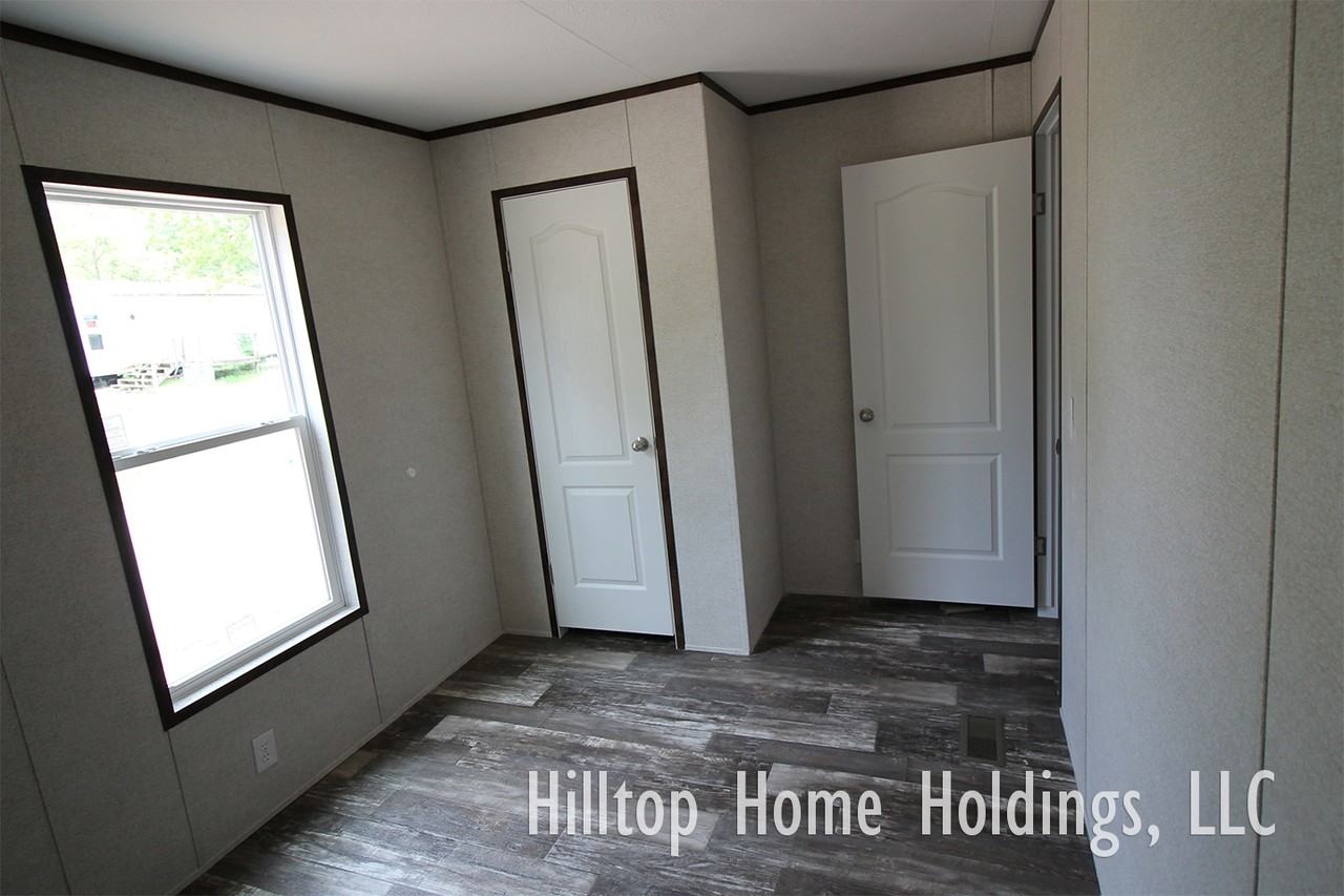 31 Hilltop Rd - Photo 3 of 7