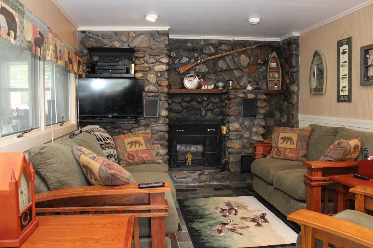 318 Paradise Dr - Photo 6 of 36