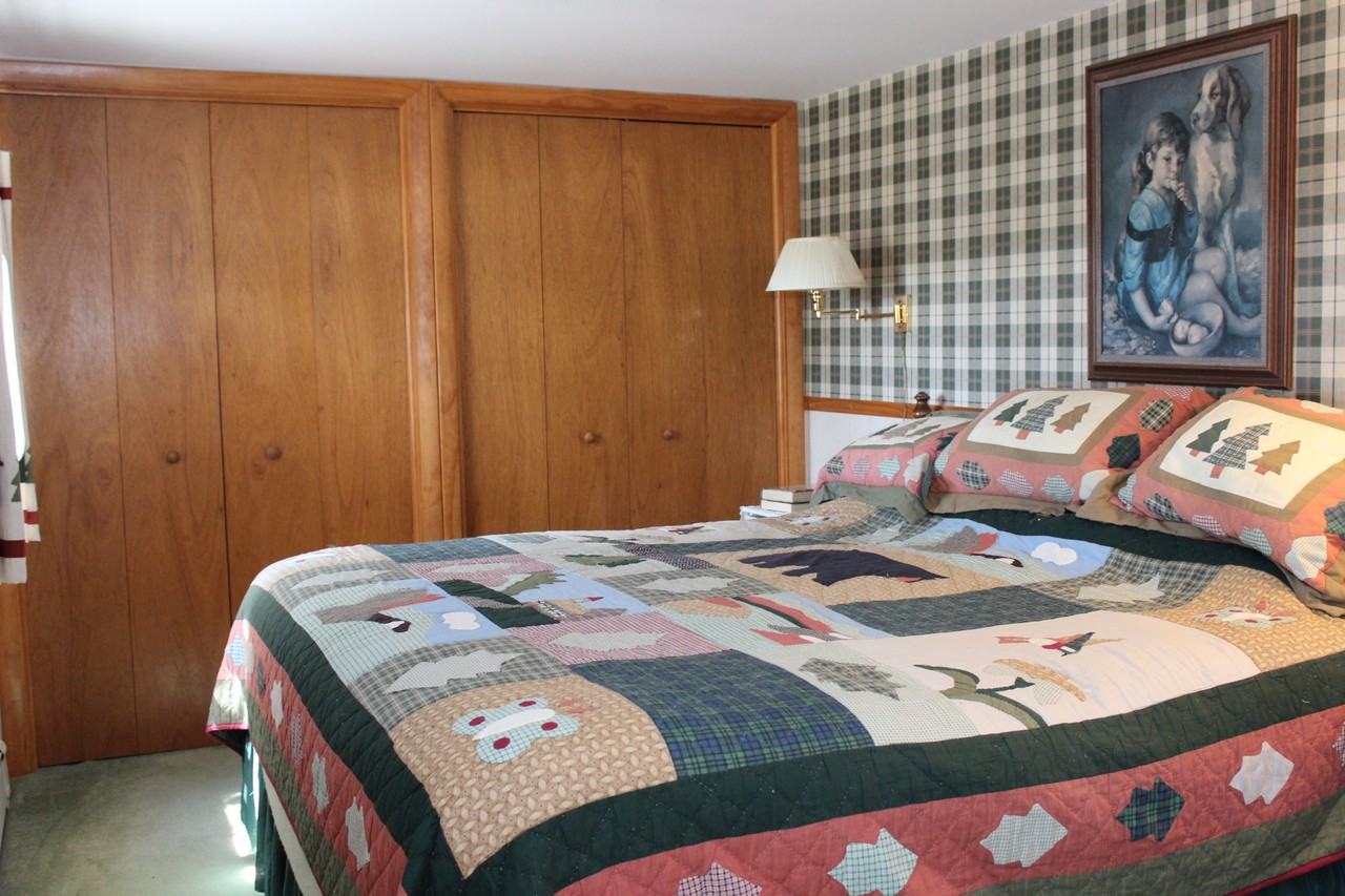 318 Paradise Dr - Photo 3 of 36