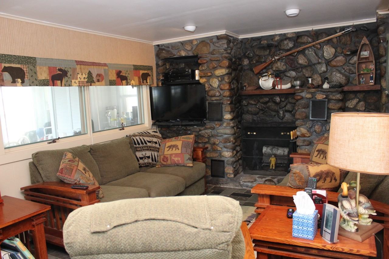 318 Paradise Dr - Photo 4 of 36