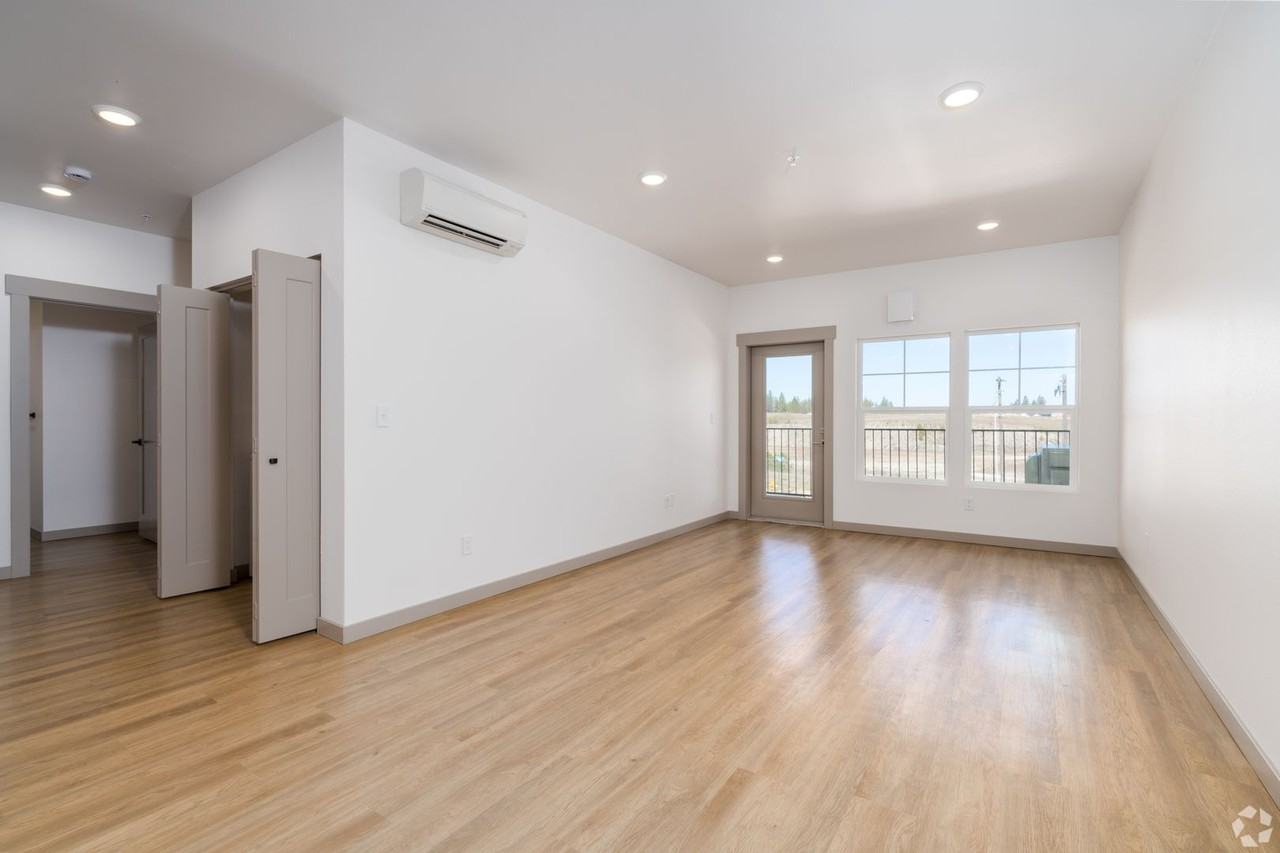 102 E Farwell Rd #216 - Photo 5 of 9