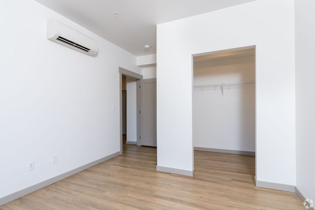 102 E Farwell Rd #216 - Photo 6 of 9