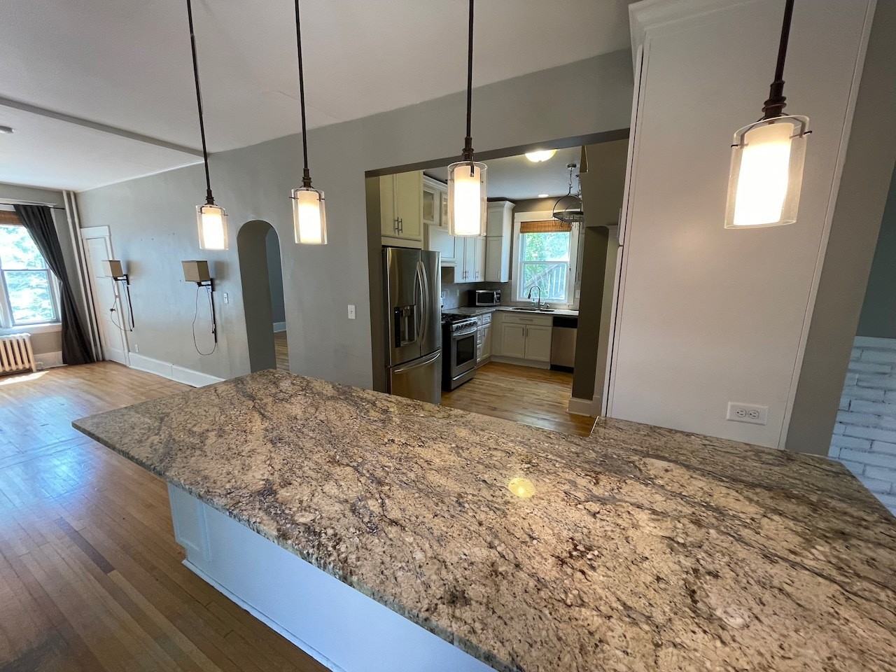 2817 W 44th St - Photo 2 of 24