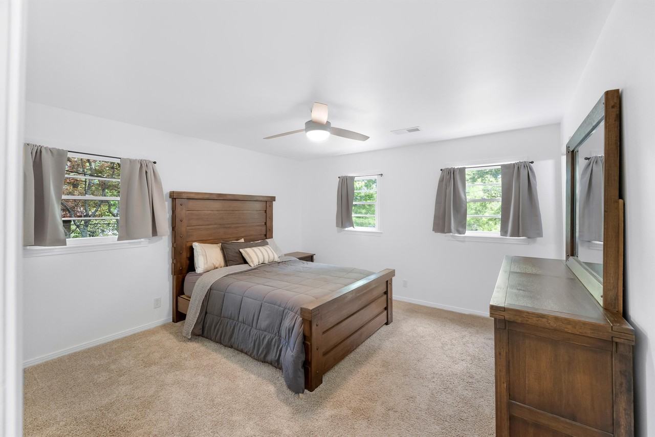 301 Judson Dr - Photo 2 of 8