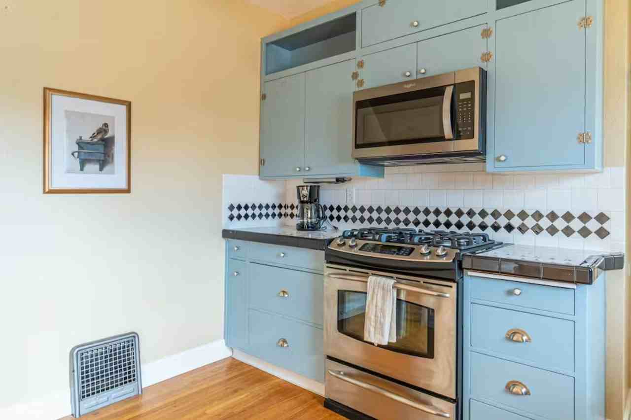 1046 3rd Ave E - Photo 3 of 35