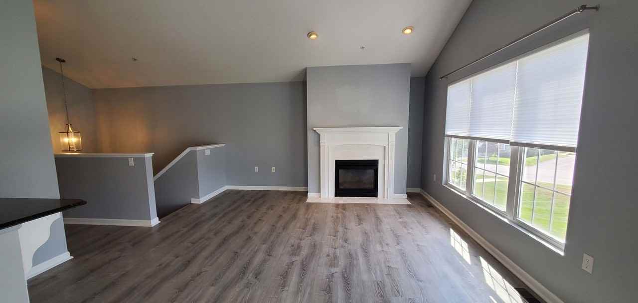 3231 Wexford Dr - Photo 3 of 23