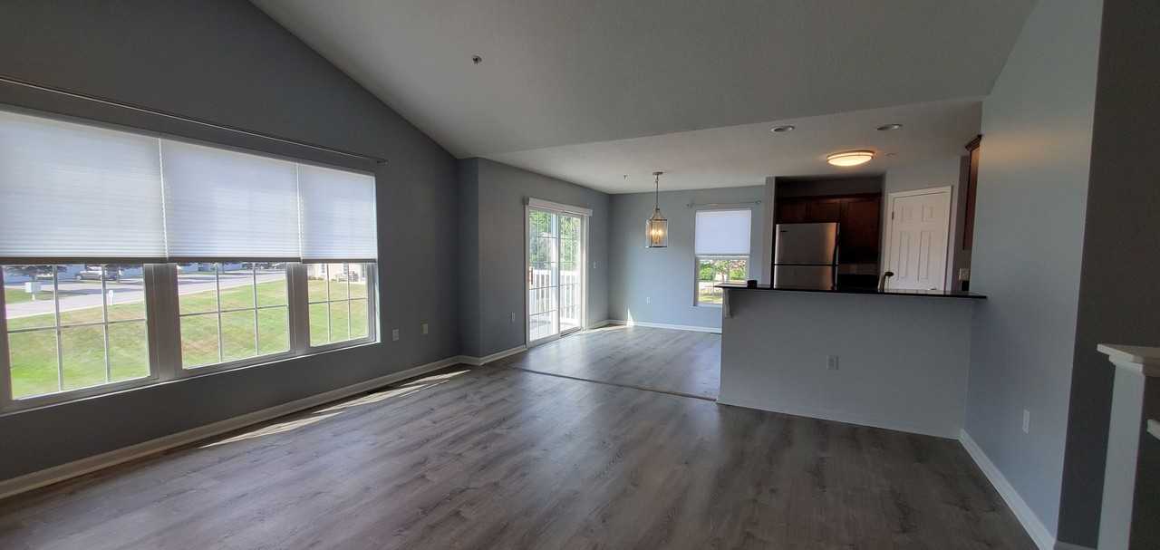 3231 Wexford Dr - Photo 4 of 23