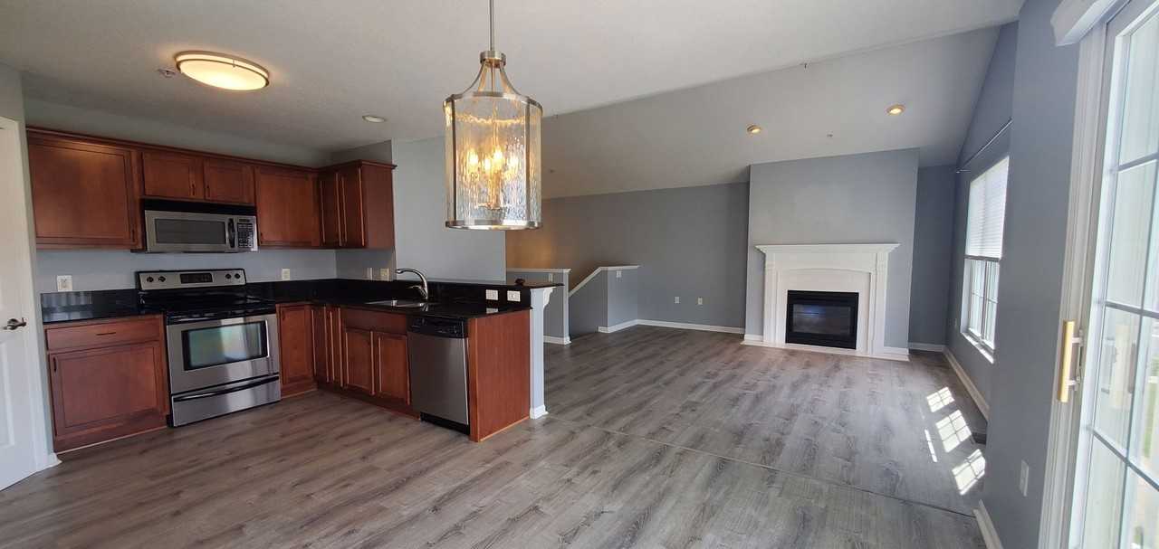 3231 Wexford Dr - Photo 5 of 23