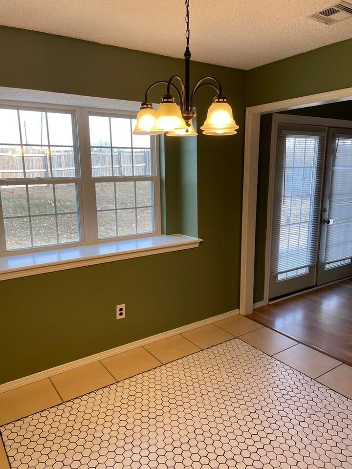 100 W Roanoke St - Photo 2 of 34