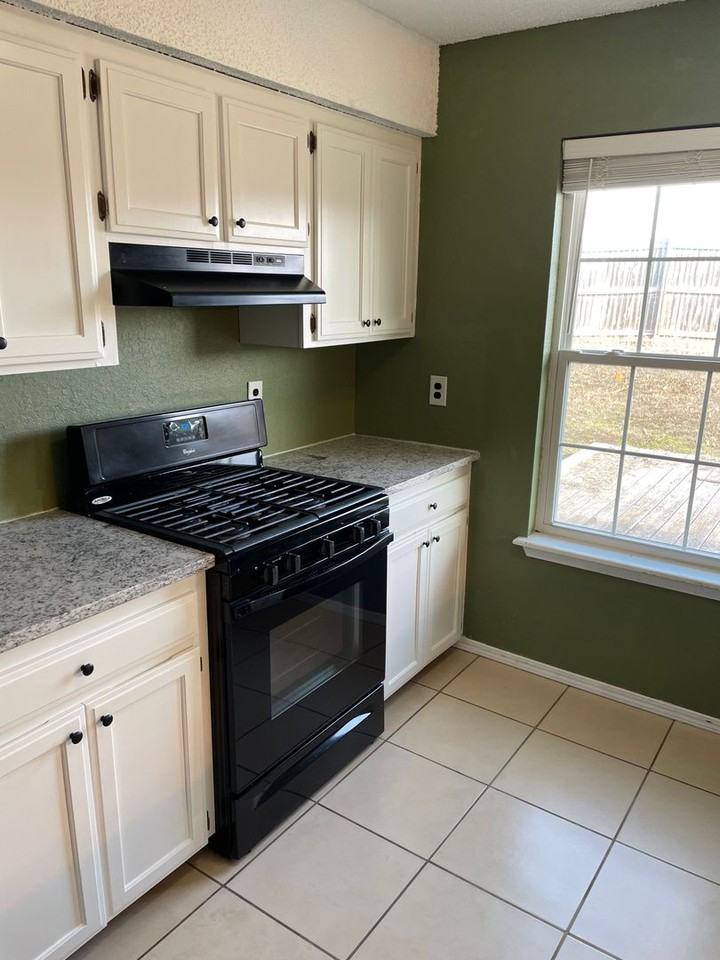 100 W Roanoke St - Photo 5 of 34