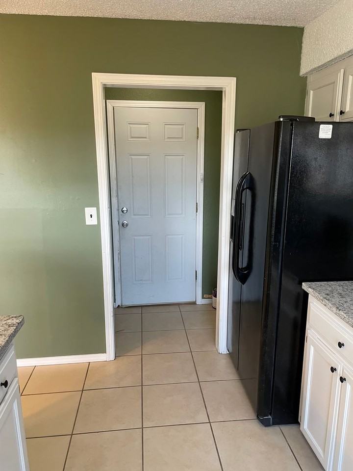 100 W Roanoke St - Photo 6 of 34