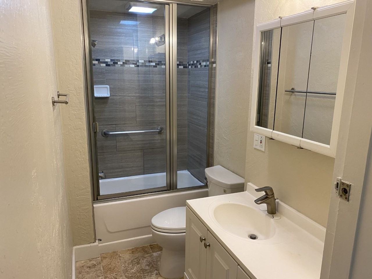 1014 Napa St #D - Photo 7 of 14