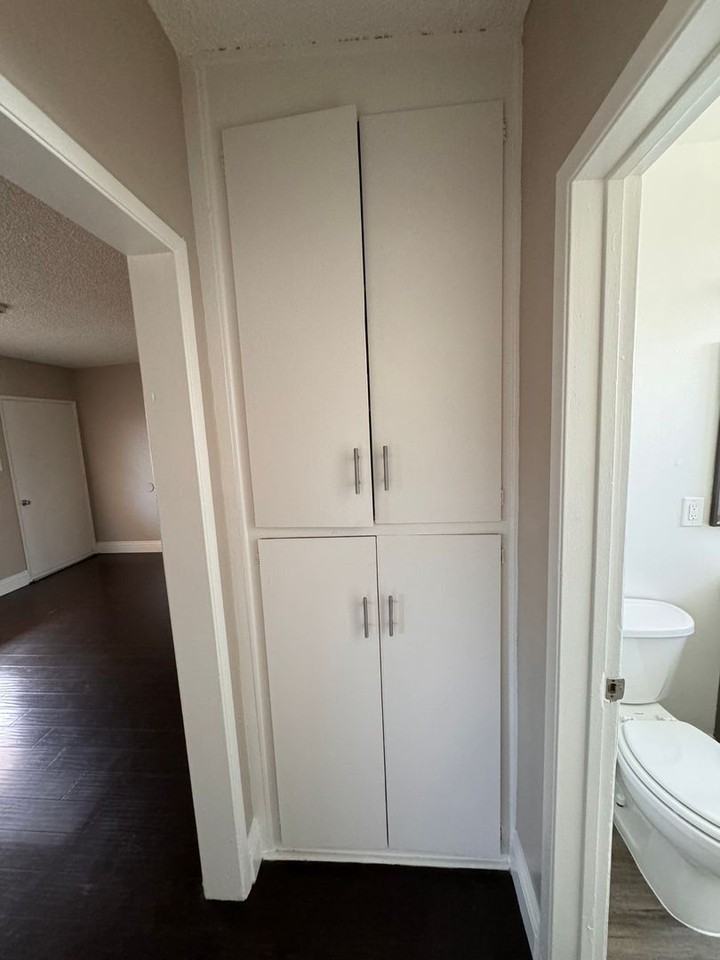 451 E 55th St LLC - Photo 2 of 7