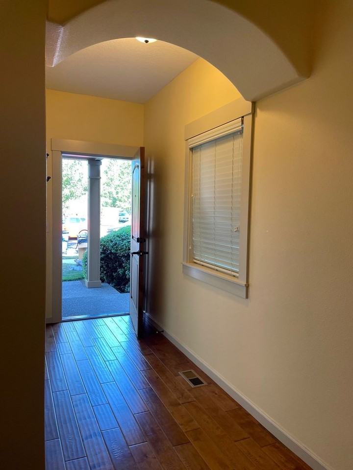 2723 Ne 88th Pl - Photo 2 of 20