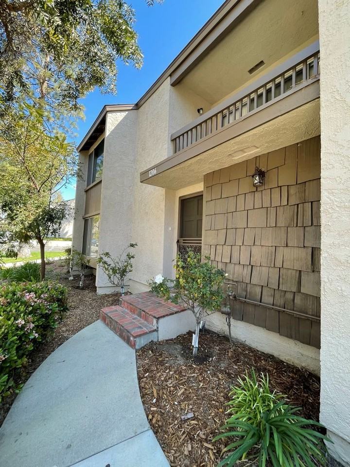 1206 Llama Ct - Photo 3 of 29
